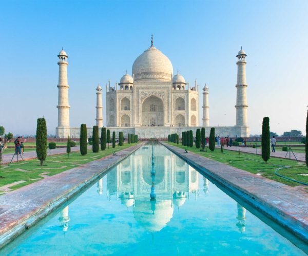 the-view-of-taj-mahal-at-sunrise-agra-india-2026-03-09-23-15-58-utc