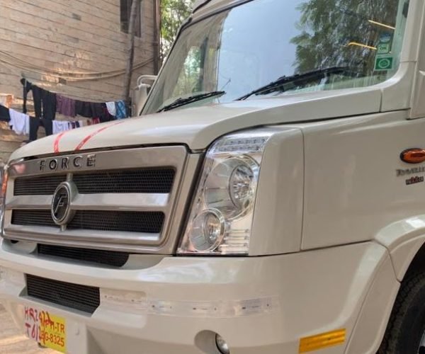 12 Seater Luxury Tempo Traveller